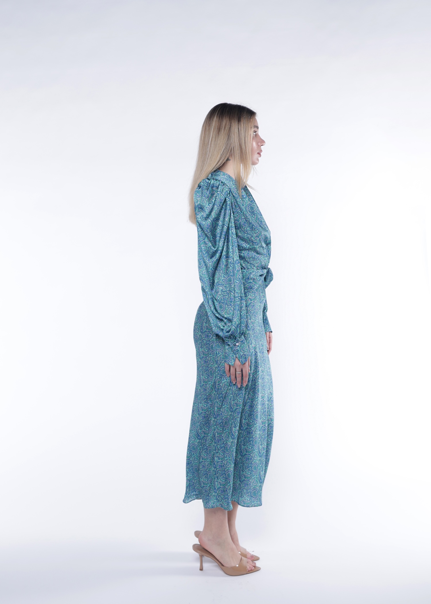 Azure Silk Reverie - Image 4